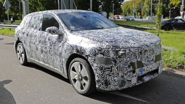 New BMW X1 spyshots - pictures