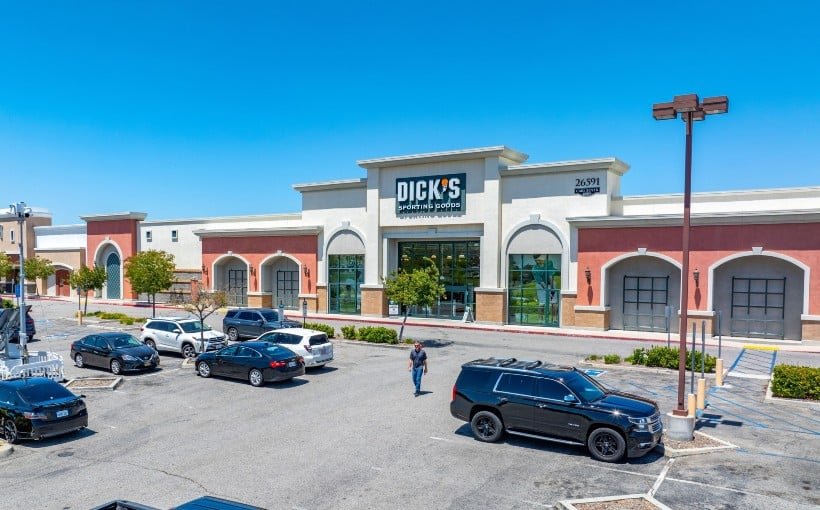 Hanley Completes Break-Up Retail Center Sales in Santa Clarita
