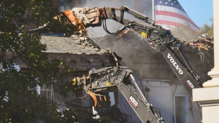Preservation group urges pause in White House East Wing demolition