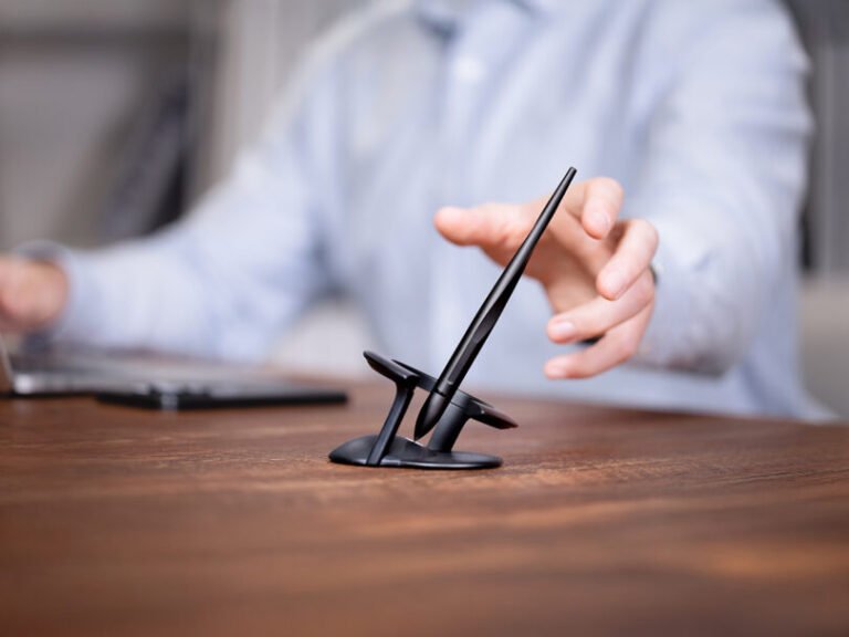 The Novium Hoverpen Defies Gravity and Fosters Focus