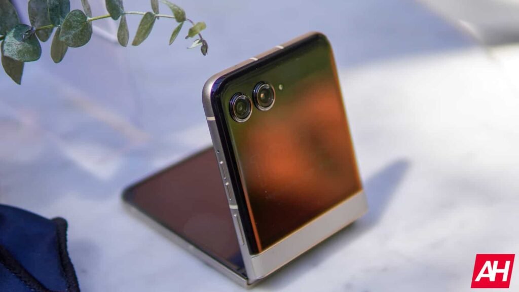 The 2024 Motorola razr at $400 is a price you can be proud to pay