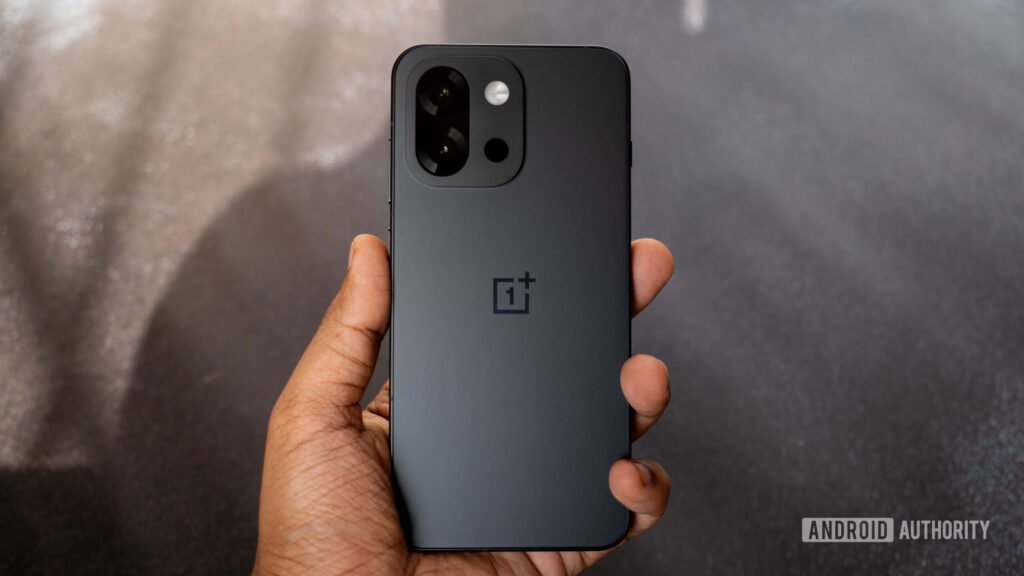 This leaked OnePlus flagship looks like a better bet than the OnePlus 15