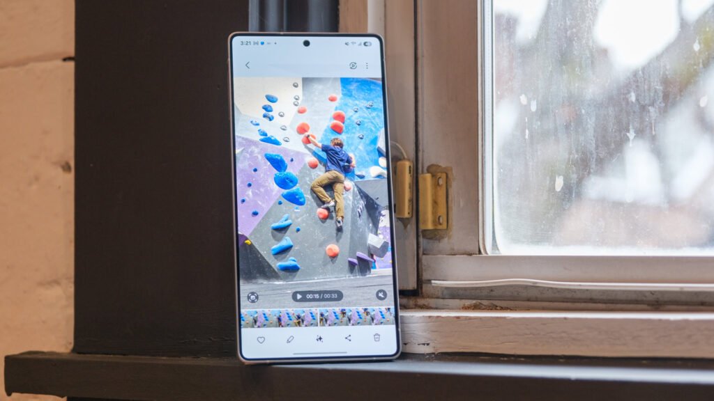 Here’s when Samsung will ditch Microsoft for photo backups