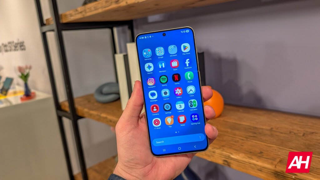 Samsung's One UI 8.5 Tipped to Adopt Android 16 QPR2 Base