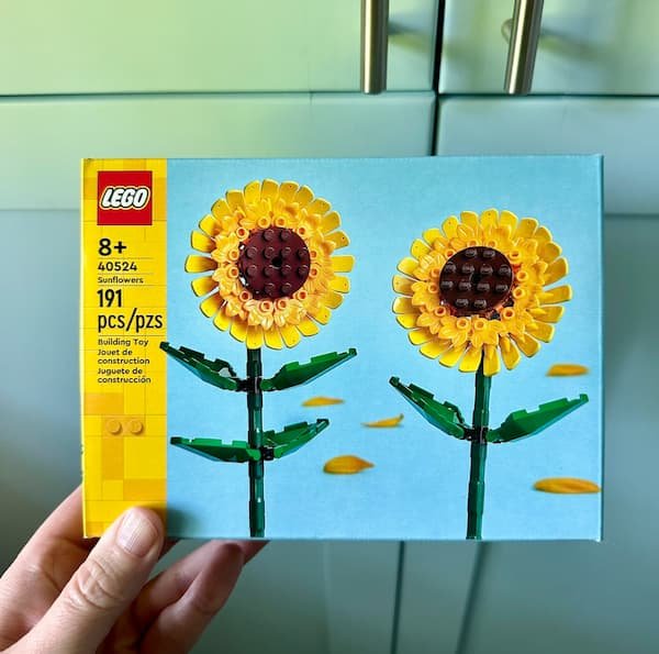 Amazon LEGO Set Deals: LEGO Sunflowers Set only $7.99, plus more!