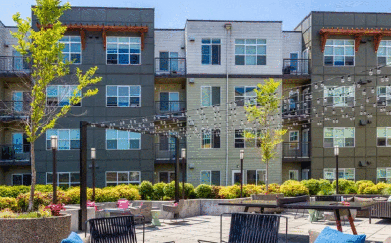 Mesirow Acquires Bothell MXU Apartment Complex for $177M