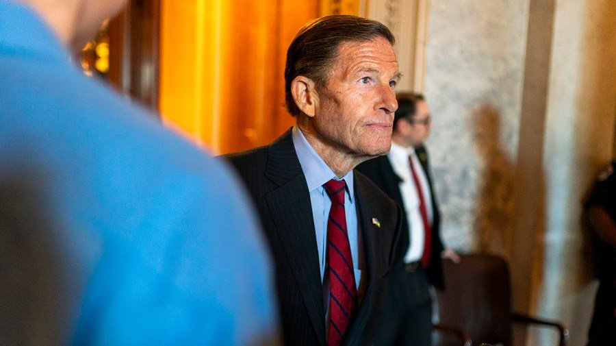 Blumenthal 'hoping' some Republicans will demand answers on ballroom donors