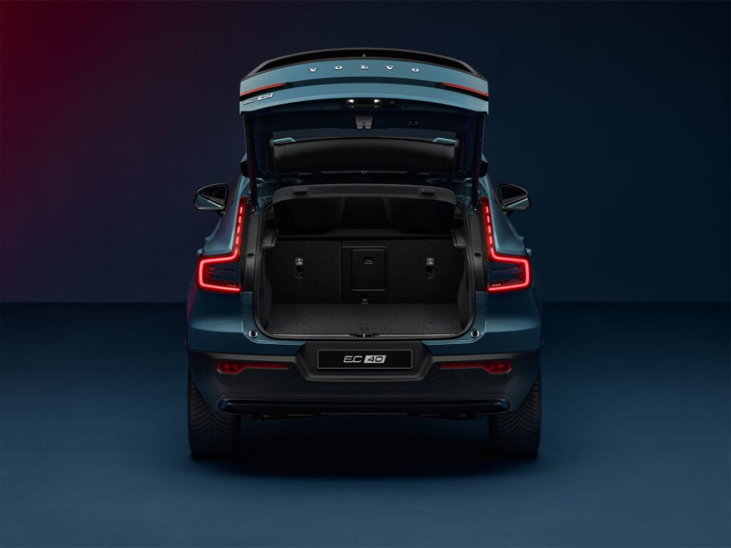 A Dog Triggered a Volvo’s Tailgate Sensor — Then It Allegedly Hit the Owner