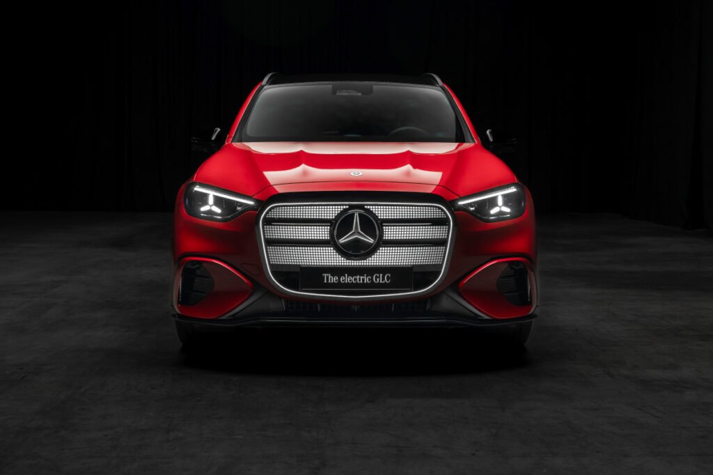 Mercedes Says It Wants a Fossil-Free Future—But Won’t Give Up Gas Engines