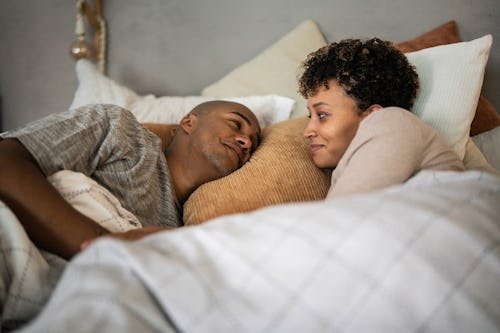 The Sex Tip Every Exhausted Parent Needs To Hear, According To A Psychotherapist