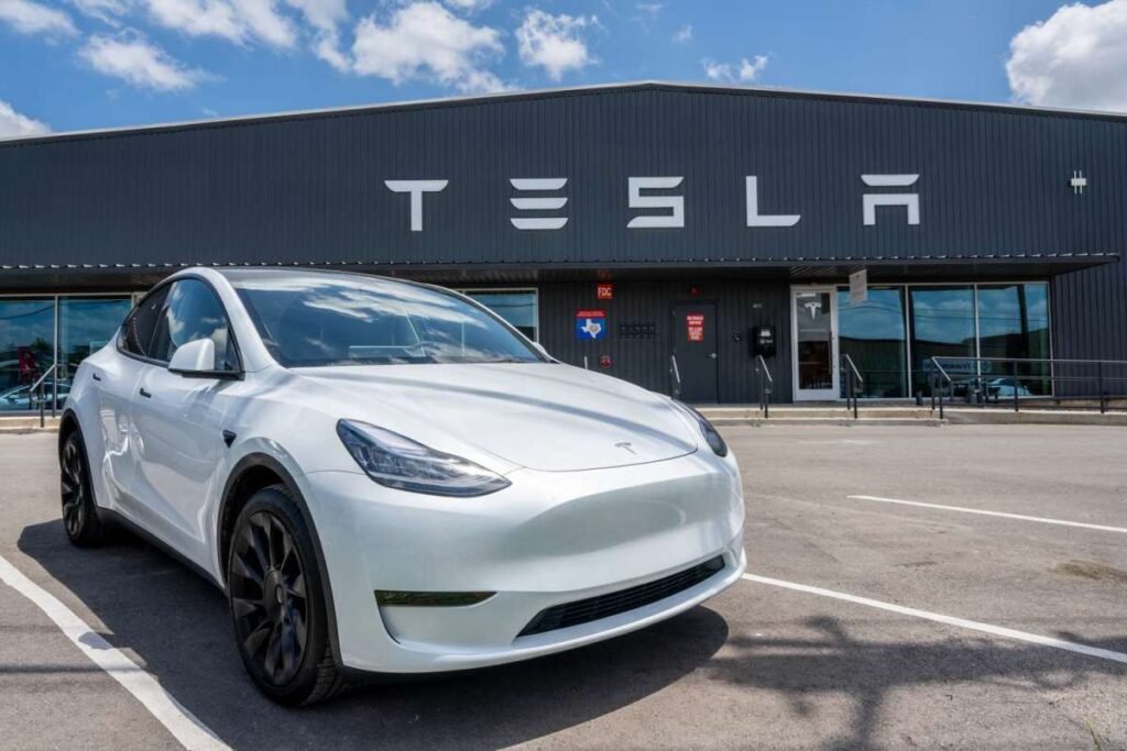 California Threatens to Suspend Tesla’s Insurance License