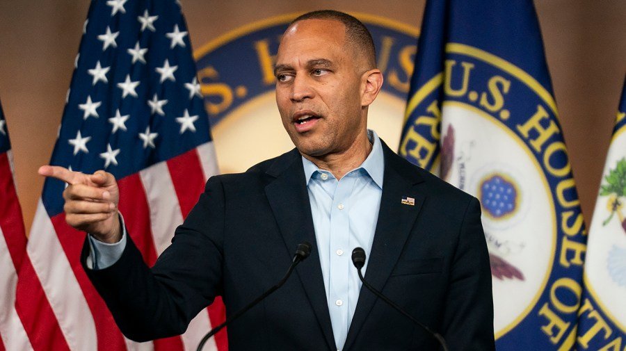 Jeffries bashes Trump’s $40B pledge to Argentina: ‘Corruption in real time’