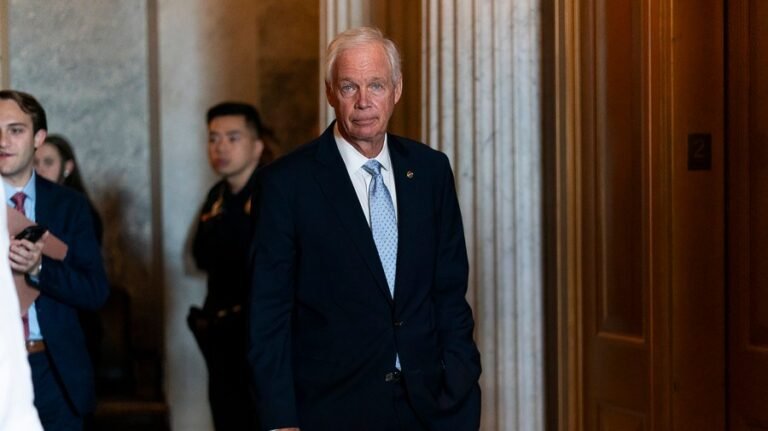 Democrats block bill to pay military, essential workers during shutdown