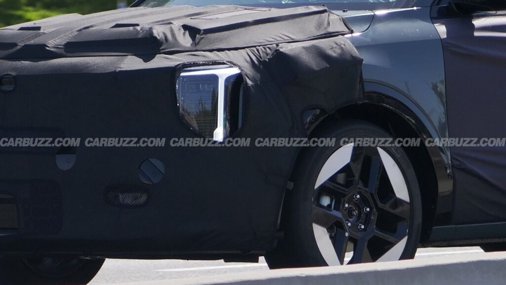 Kia Niro Refresh Spied For The First Time, Looks Like A Smaller Sorento