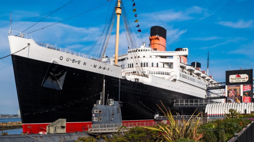 What Makes An Ocean Liner Different From A Cruise Ship?