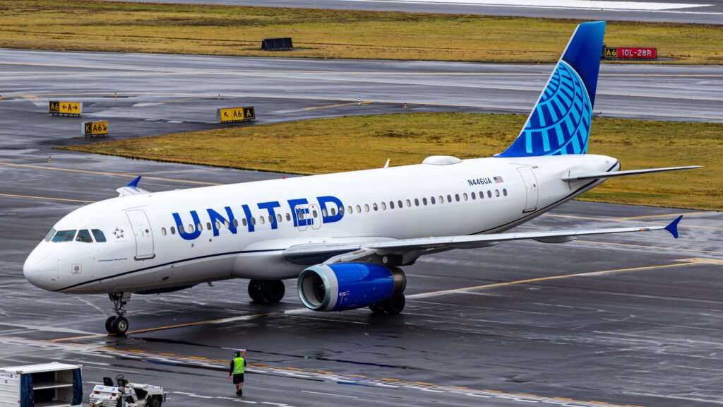 Flight Attendant Fight Delays United Flight By 4 Hours