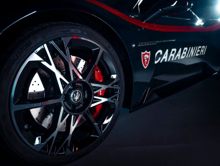 Italy’s Police Just Got a Maserati and Alfa Romeo to Deliver Organs