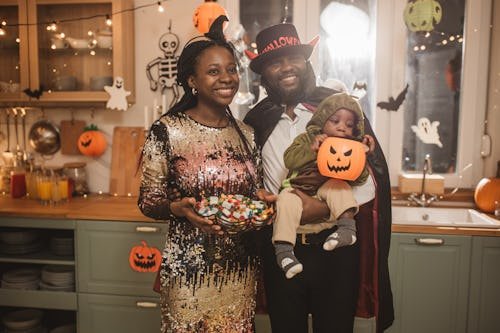 15 Last-Minute Family Halloween Costumes