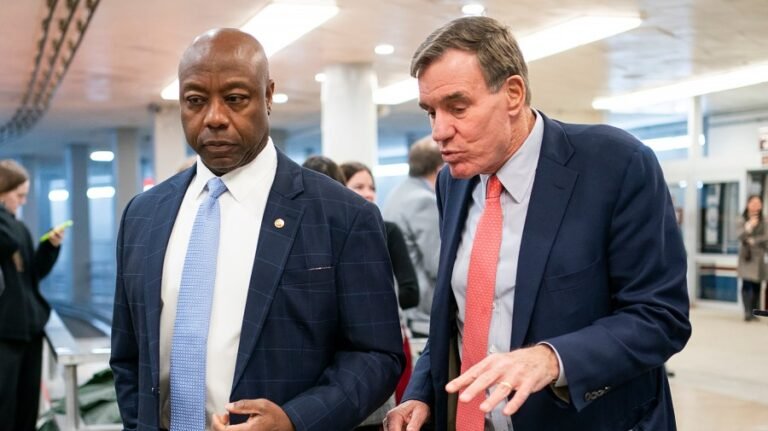 Crypto market bill hits roadblocks in Senate