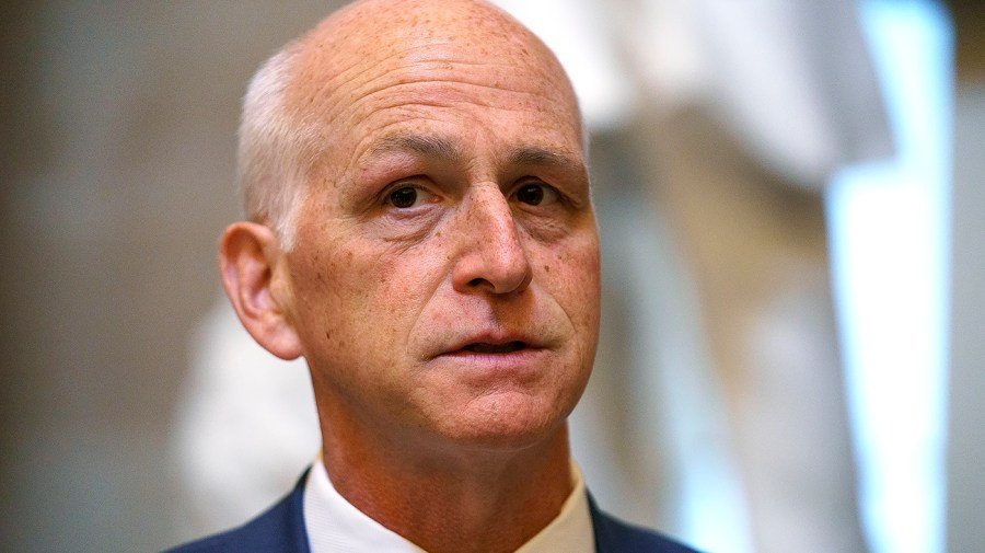 Top Armed Services Democrat calls for House hearing on strikes against alleged drug boatsĀ