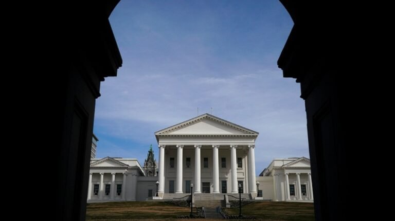 Virginia Democrats advance redistricting amendment