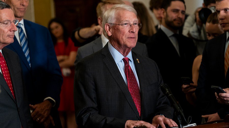 Senate makes deal to vote on stalled defense policy bill