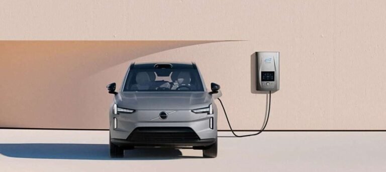 Volvo EX90 Owners Can Now Use Their SUV to Power Their Homes