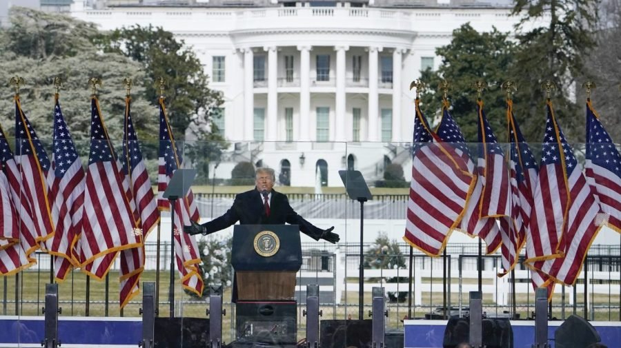 Top BBC bosses step down following criticism of edited Trump speech