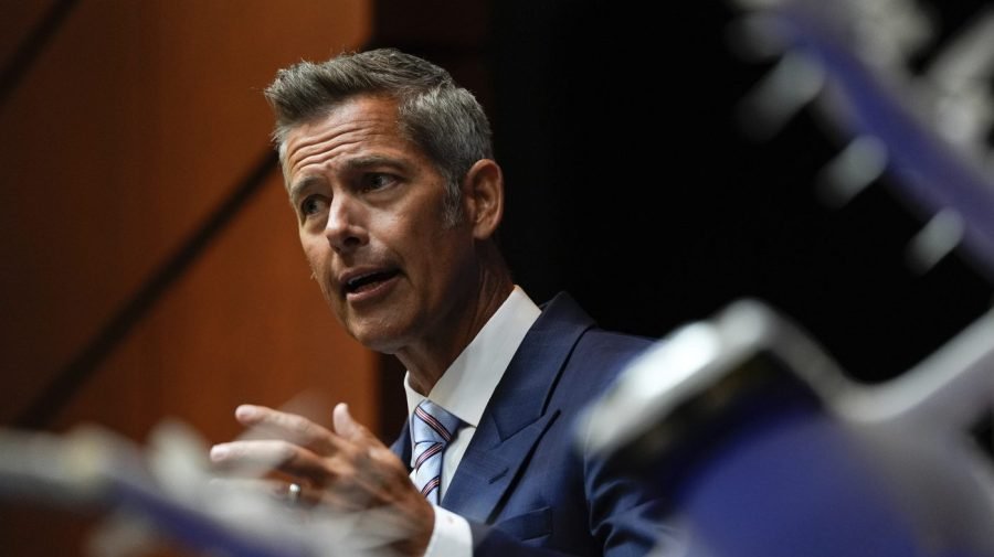 Duffy: '15 to 20' air traffic controllers retiring daily during shutdown