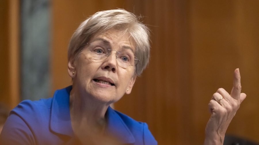 Warren warns Paramount chief: One man shouldn't be able to 'decide who watches what'