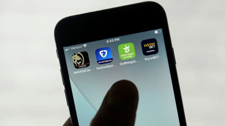 Gambling online? Watch out for these risks, say public health experts