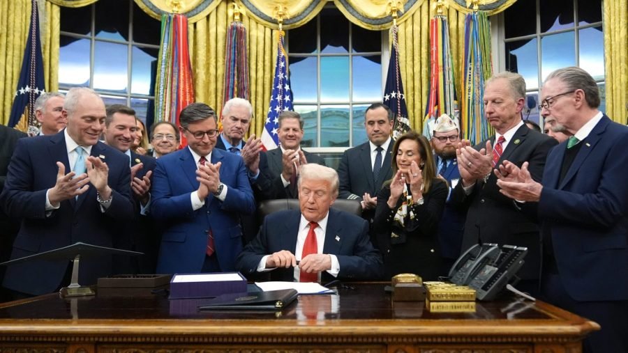 Live updates: Government reopens after 43-day shutdown