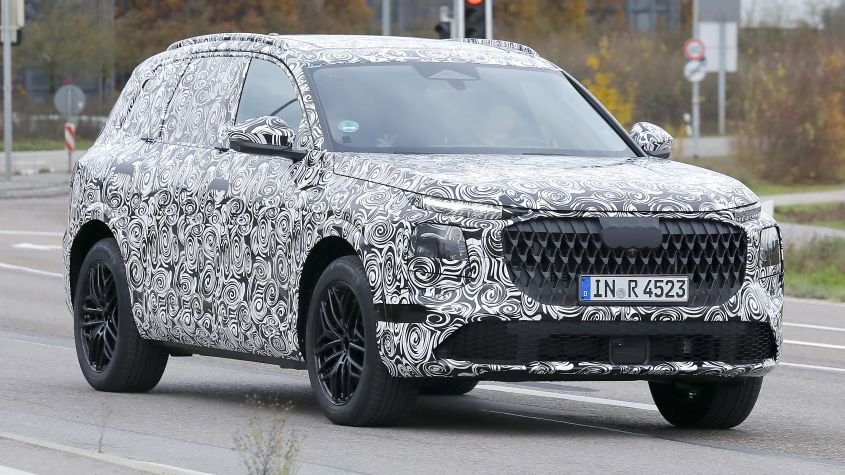 Mk3 Audi Q7 undergoing testing - pictures