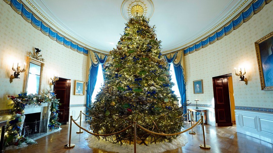 Watch live: Melania Trump welcomes White House Christmas tree