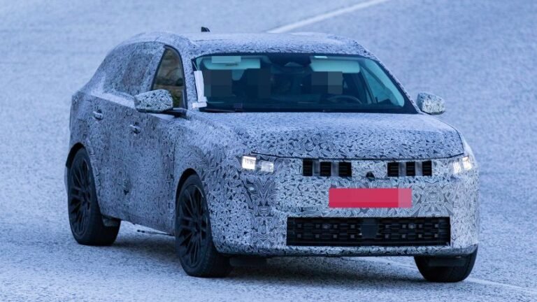 New Dacia C-Neo spy shots - pictures