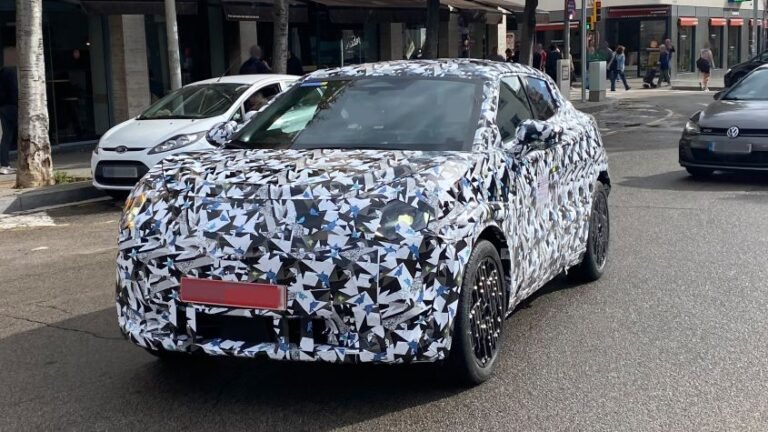 2026 Nissan Juke EV spy shots - pictures