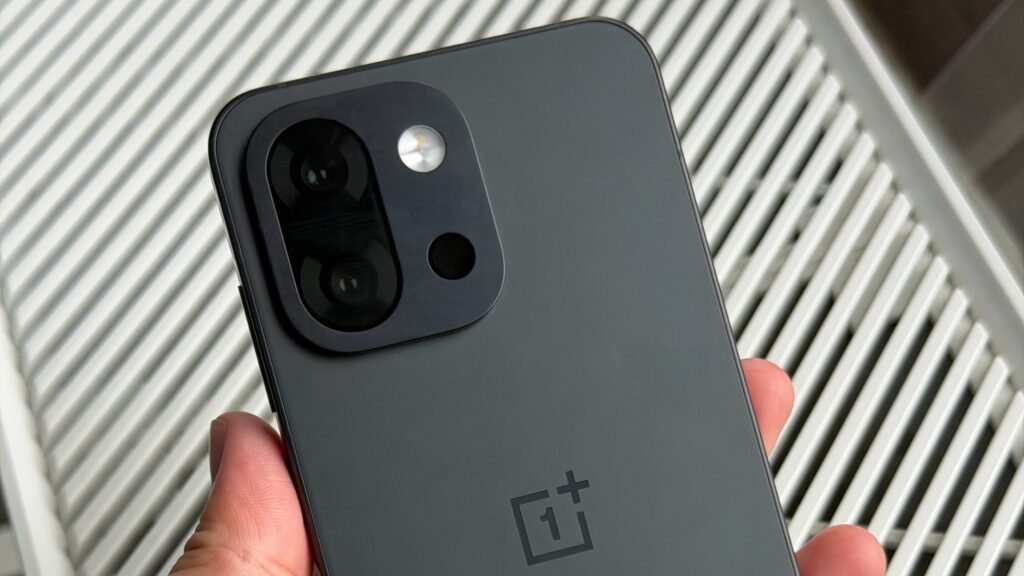 OnePlus 15T Leak Points to Wild Specs — And a Monster Battery