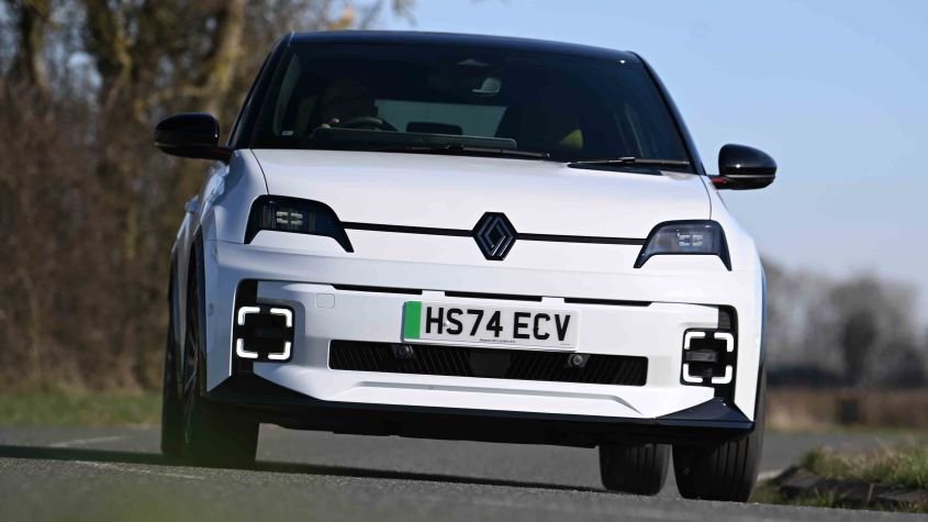 Renault 5 outsells Tesla Model Y, but both are beaten by Jaecoo 7