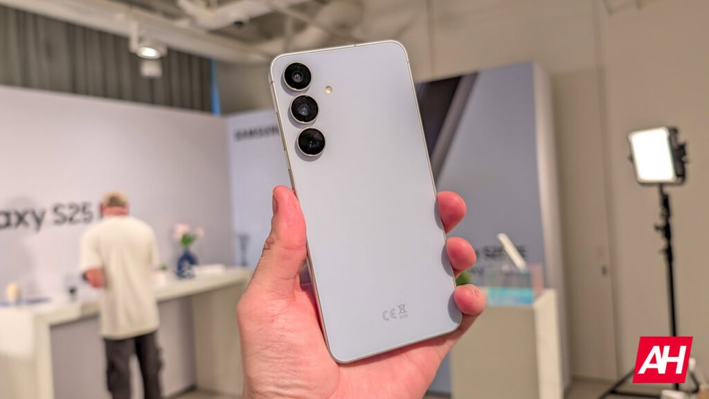 Samsung Delivers November 2025 Security Patch to Galaxy S25 Series