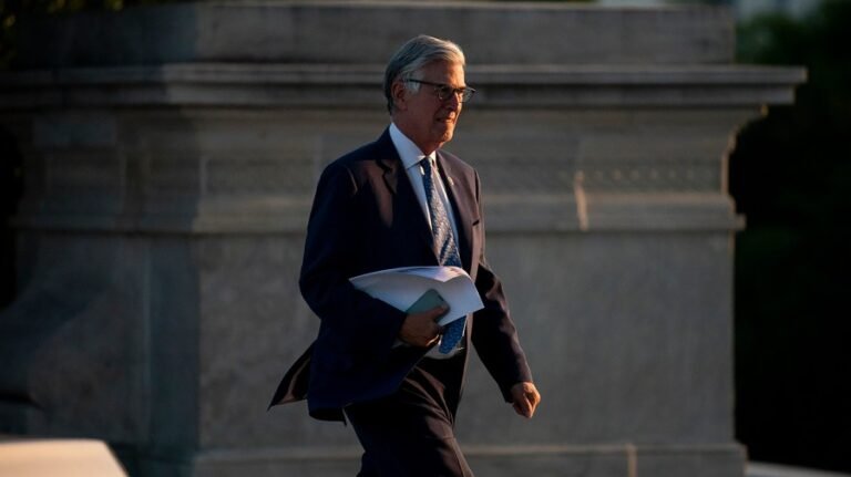 Bipartisan lawmakers float raising threshold for House censures