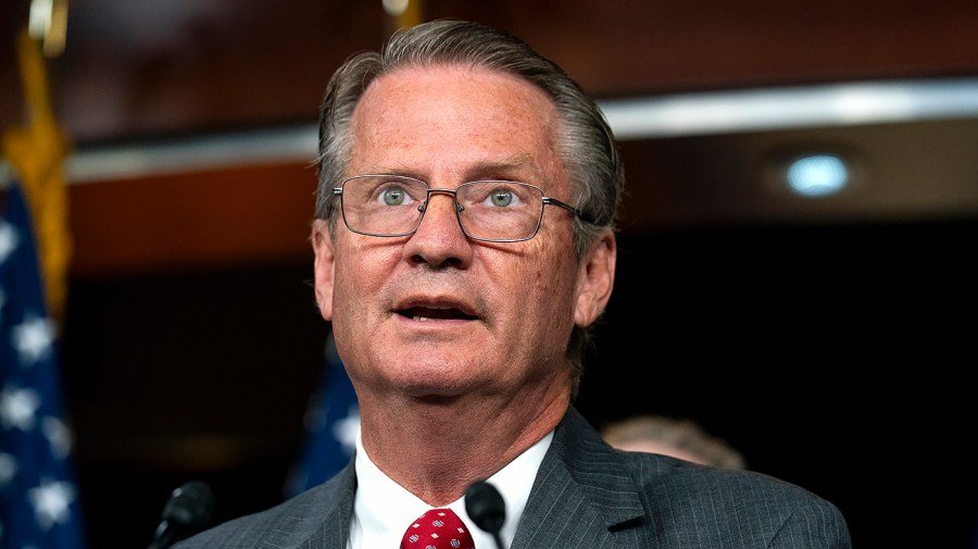 GOP rep to TikTokers flipping off Trump: 'Get off your fat a--'