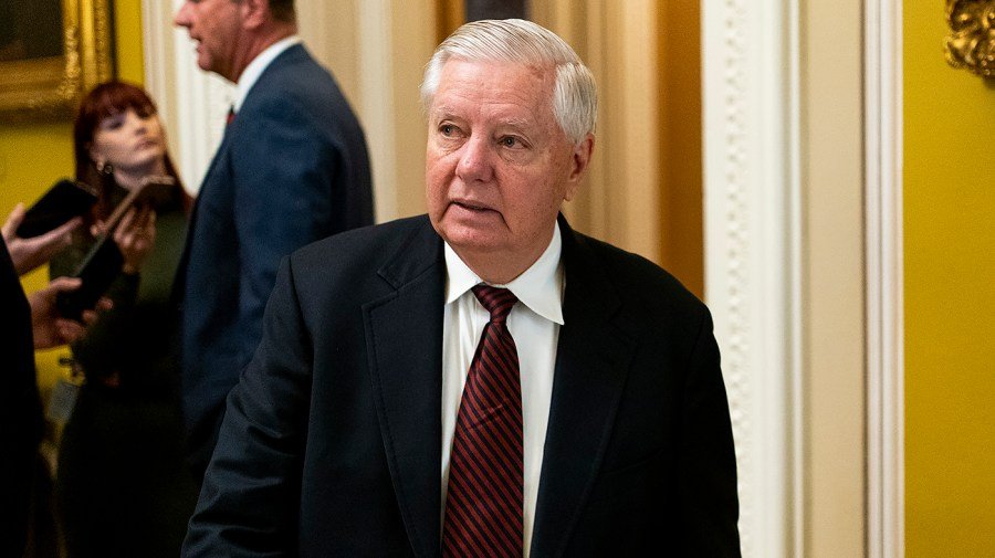 Graham says he'll sue DOJ for $500K over phone records