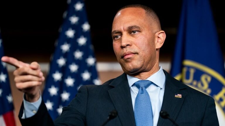 Jeffries, Democrats will offer 3-year extension of ObamaCare subsidies