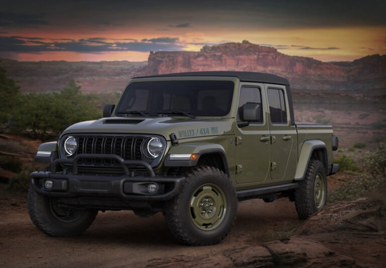 Jeep’s New Military-Inspired Gladiator Goes to War With Tacoma