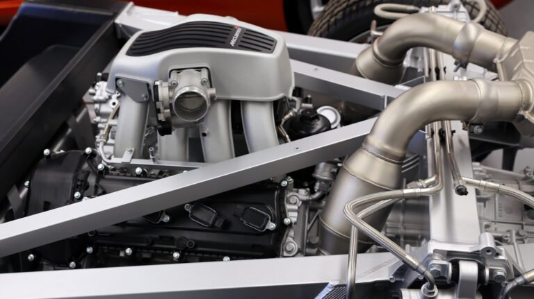 McLaren's High-Powered Twin-Turbo V8 Traces Its Roots All The Way Back To A 1980s Nissan Le Mans Engine