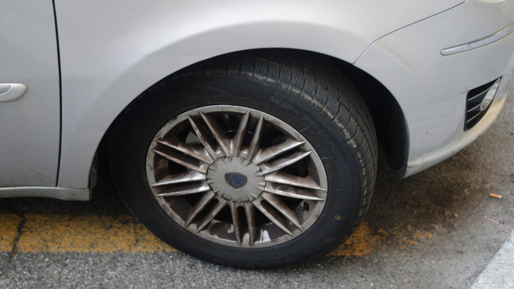 How To Stop Brake Dust From Clinging To Your Rims