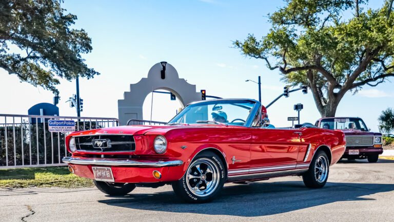 How Ford's Small-Block V8 Helped Shape The Muscle Car Era