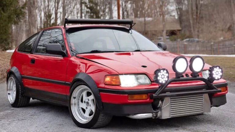 Every Turbocharged Car Should Have An Intercooler As Big As This 429-Horsepower Honda CR-X