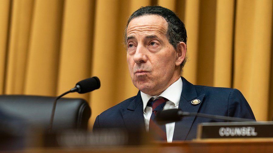 Raskin: Conservative Supreme Court justices 'willing to put the brakes' on Trump