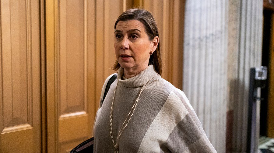 Slotkin: Trump should 'button it up' over troops furor